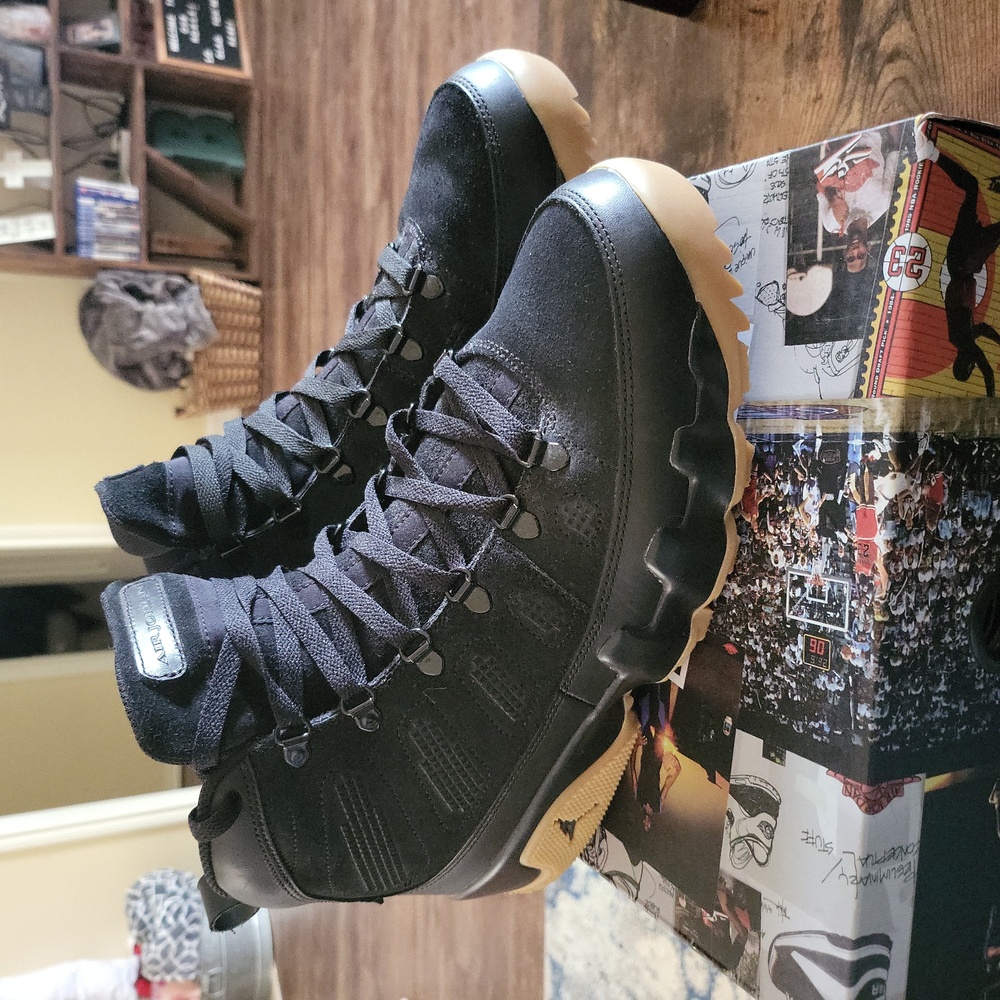 Jordan 9 Boot "Black Gum"